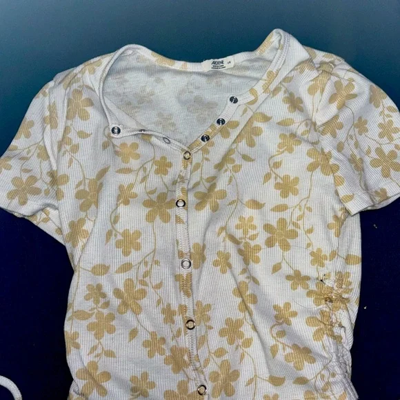 Ardene’s Top - Picture 1 of 2